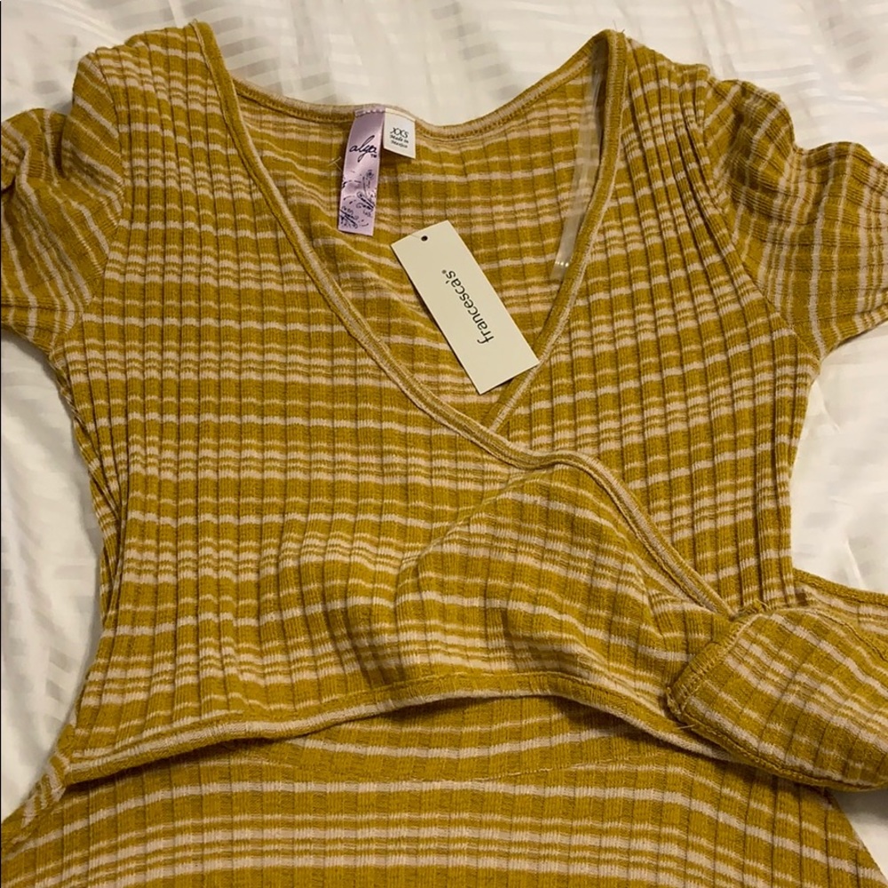 yellow dress